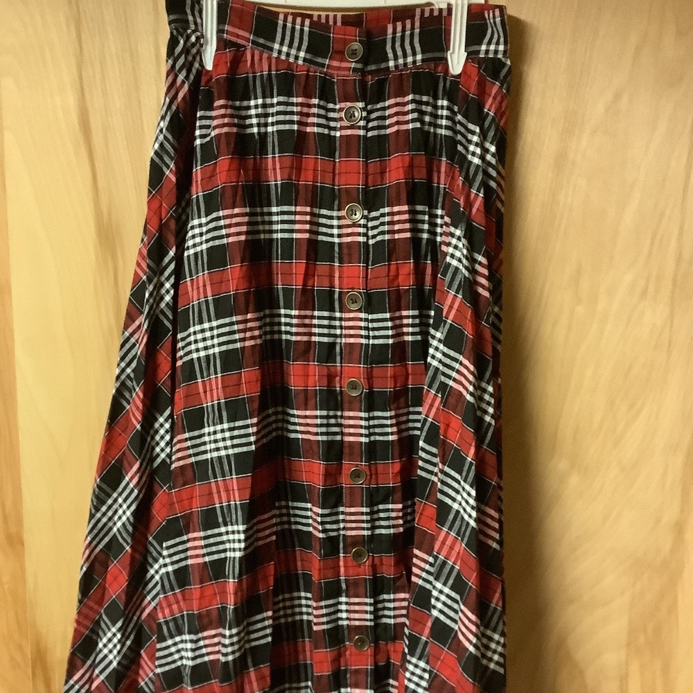 Zara plaid button down cute skirt size S with flare to it